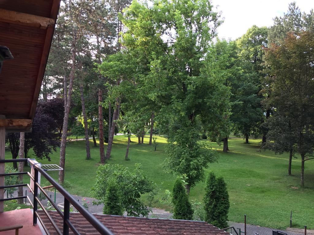 S' Centro - Park Apartments Kraljevo Bagian luar foto